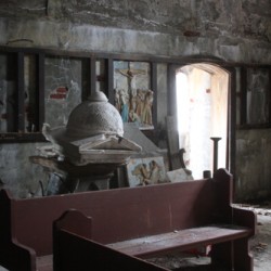 abandoned chapel_door_3036